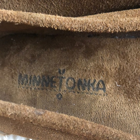 MINNETONKA Brown Fringe Moccasins - Picture 2 of 4